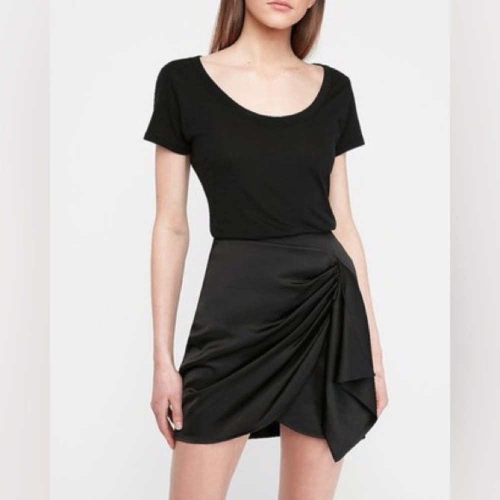 🏷️ 🛍️ NWOT Express Copper Color Drape Front Silk Skirt 🏷️ 🛍️